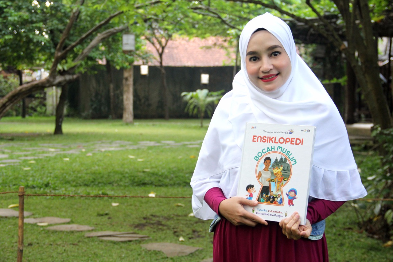 5 Manfaat Membaca Buku Ensiklopedia bagi Anak