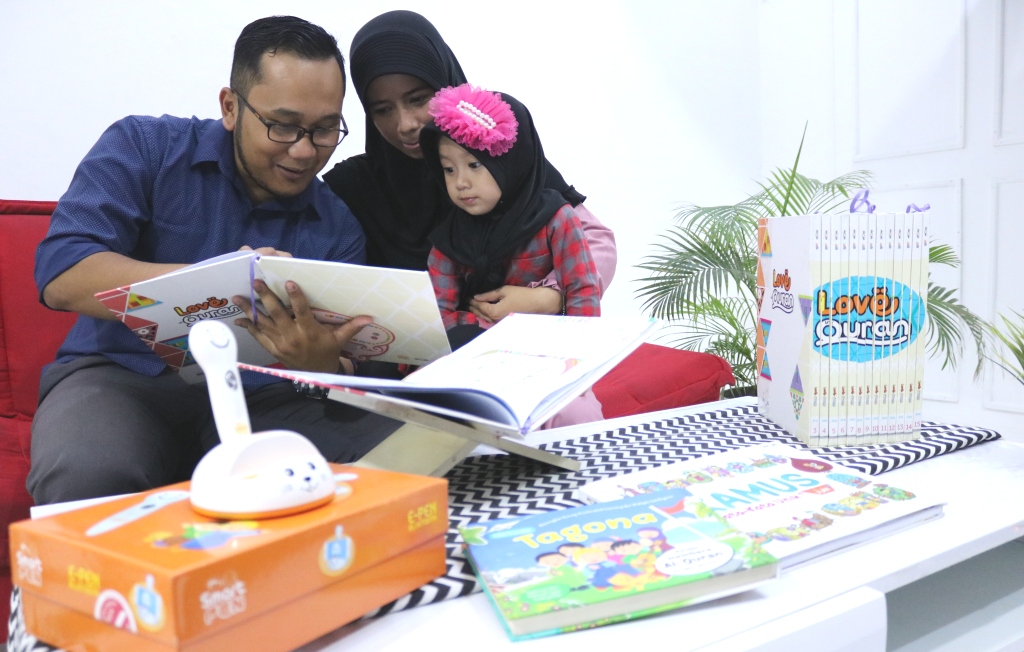 Bunda, Begini Cara Menyenangkan Perkenalkan Al-Quran Pada Anak Sejak Dini