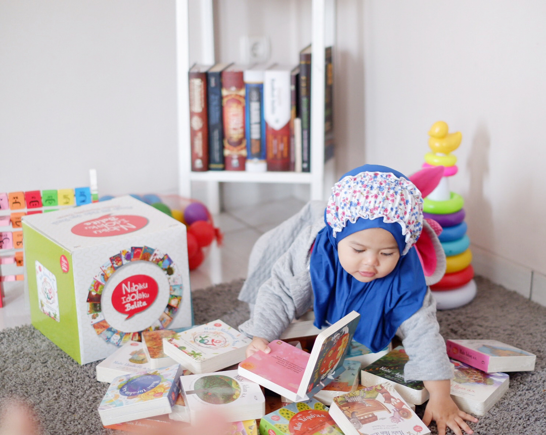 Selain Main Board Book Lucu, Ini 7 Aktivitas Menggemaskan Saat Bunda dan si Kecil Terjebak Hujan