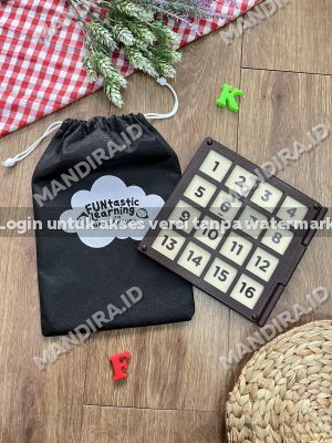 Kotak pas dan pouch
