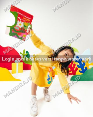 Si Kecil bersama buku 