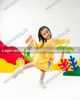 Si Kecil bersama buku 