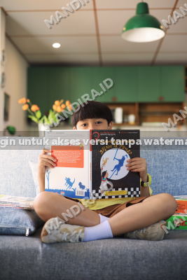 Si Kecil Membaca Buku Mengapa Ada Bayangan