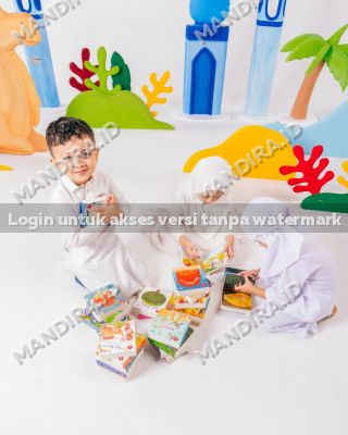Si Kecil Bersama Buku Nabiku Idolaku Balita